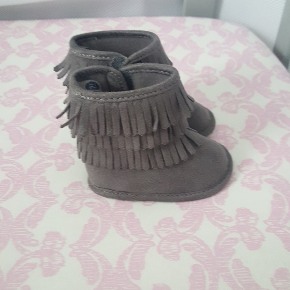 Infant fringe boots 6-9 months
